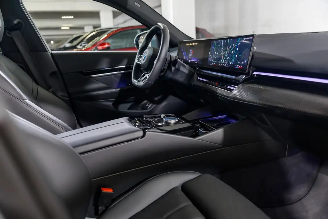 BMW 5 SERIES