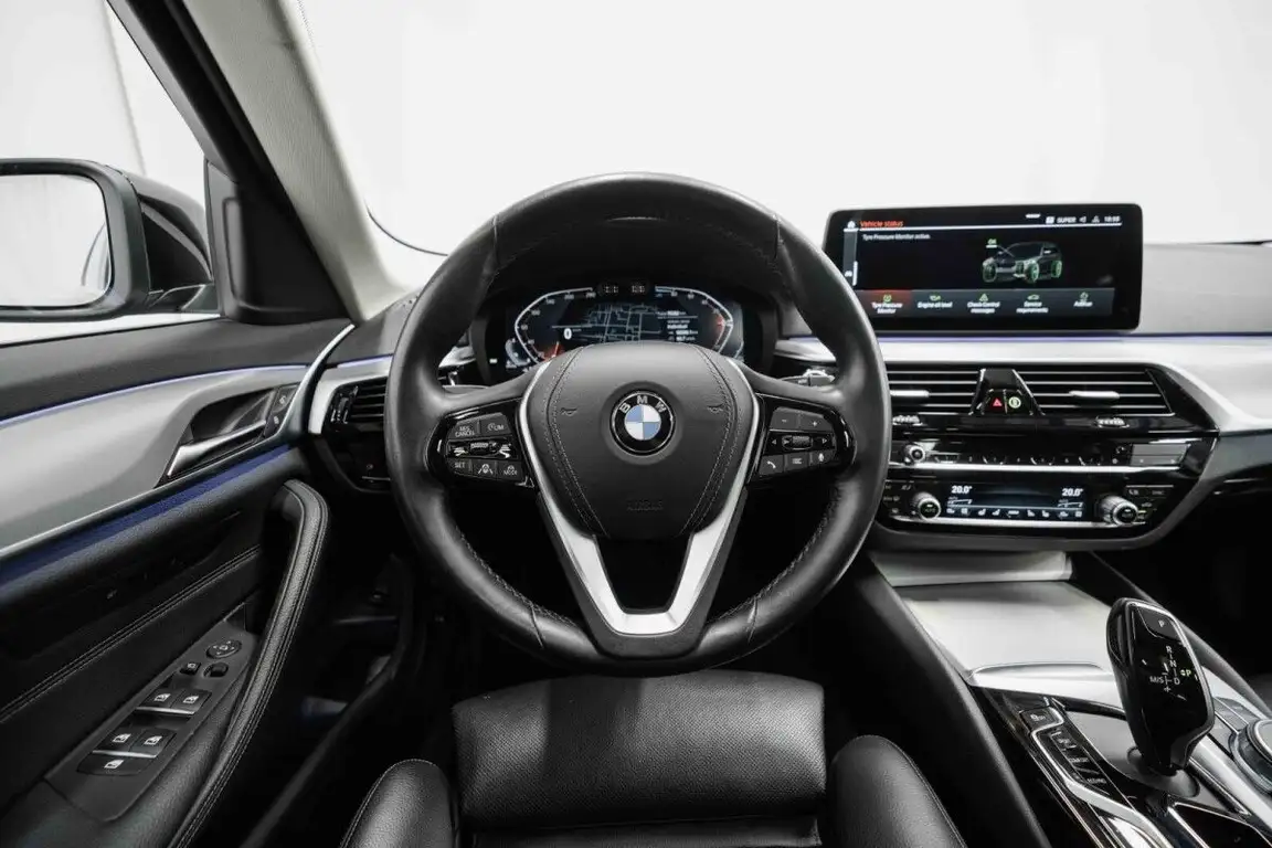 BMW 5 SERIES