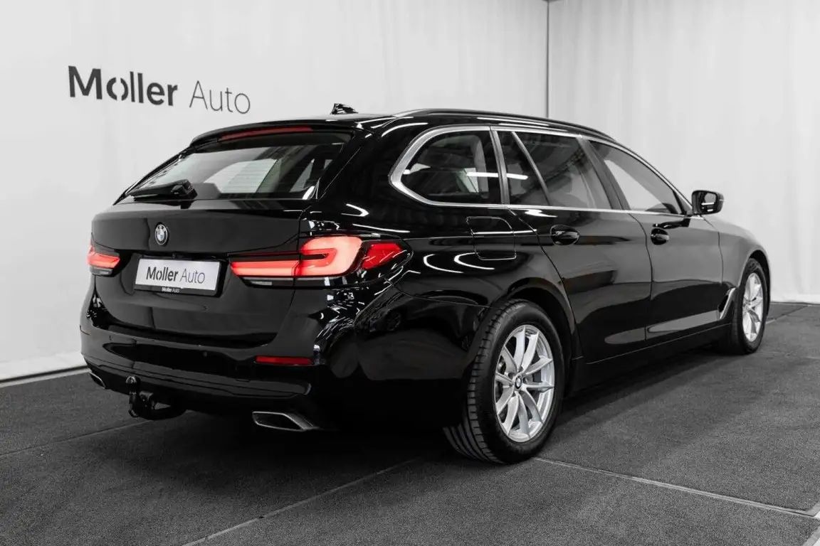 BMW 5 SERIES