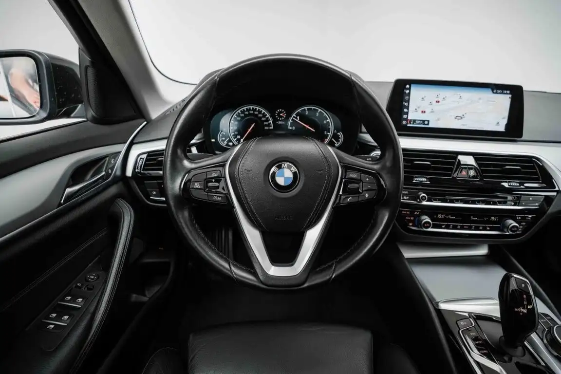 BMW 5 SERIES