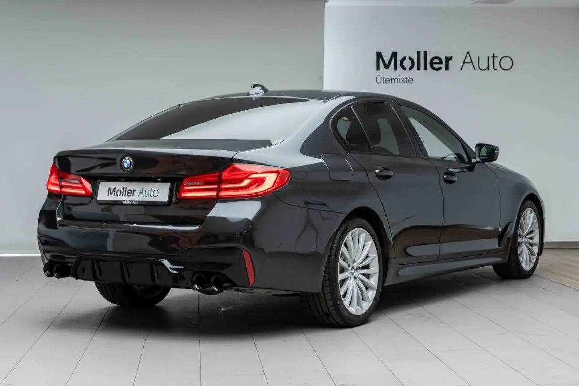 BMW 5 SERIES