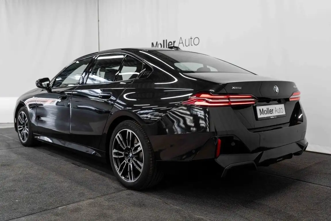 BMW 5 SERIES