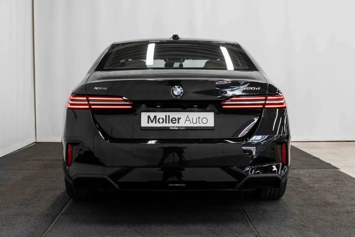 BMW 5 SERIES