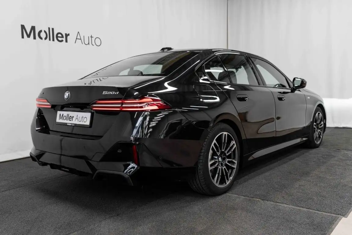 BMW 5 SERIES
