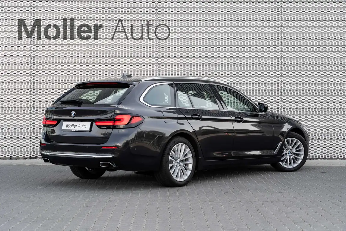 BMW 5 SERIES