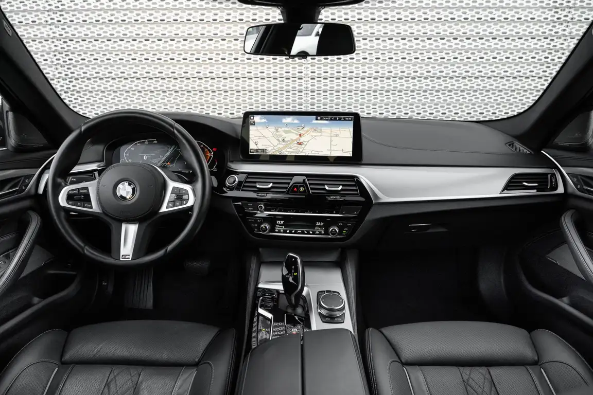 BMW 5 SERIES