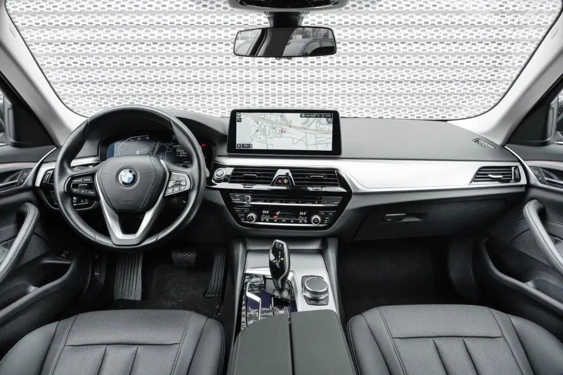 BMW 5 SERIES