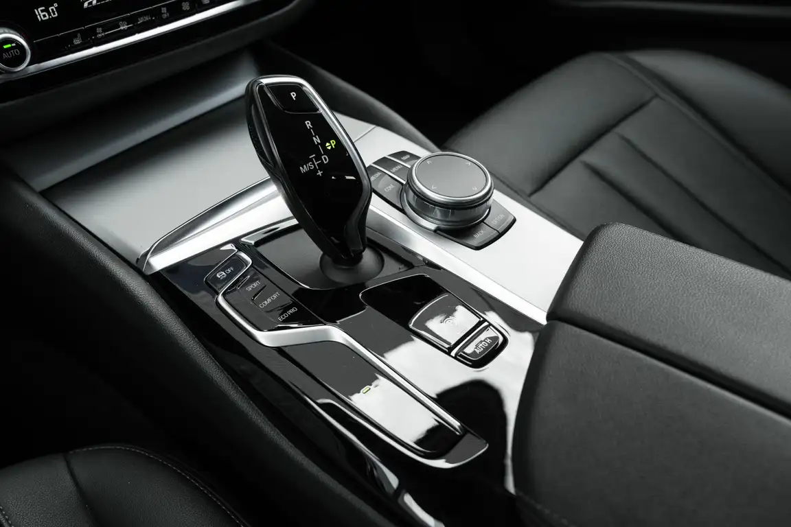 BMW 5 SERIES