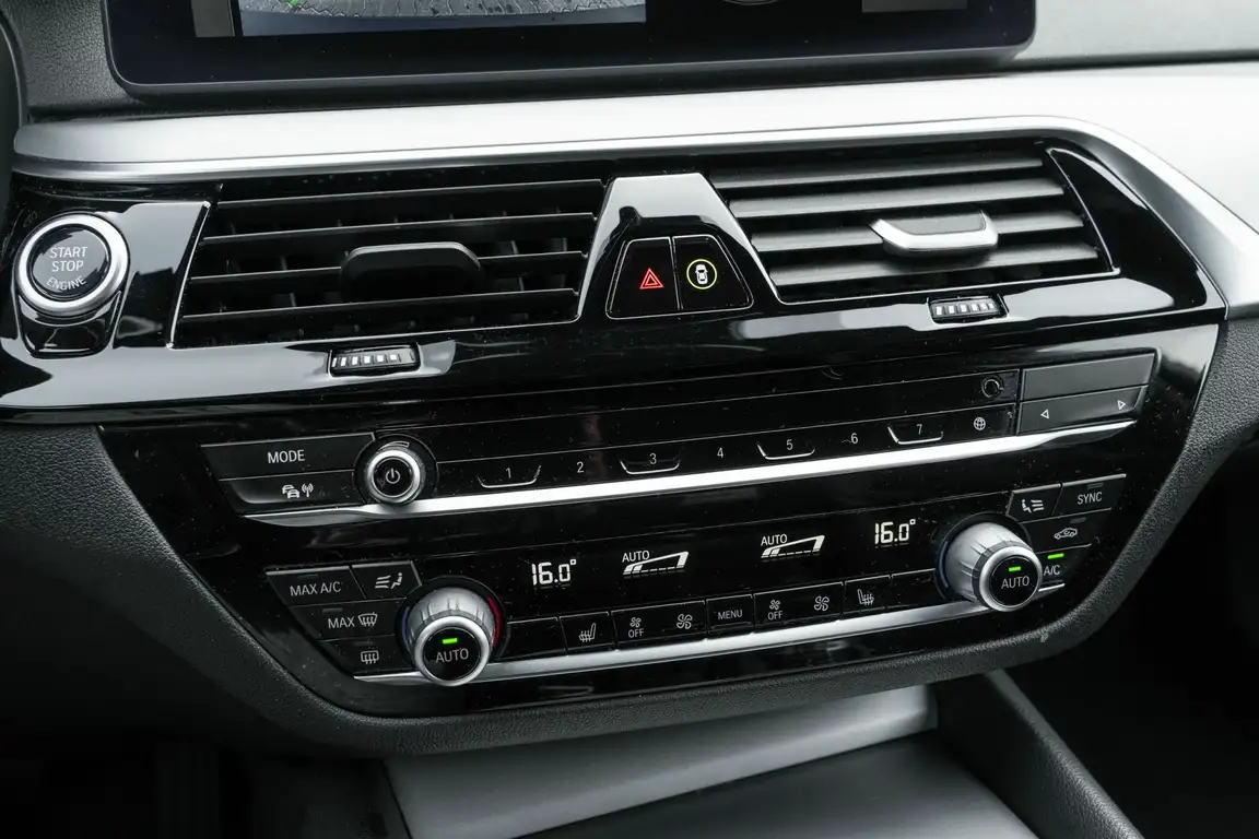 BMW 5 SERIES