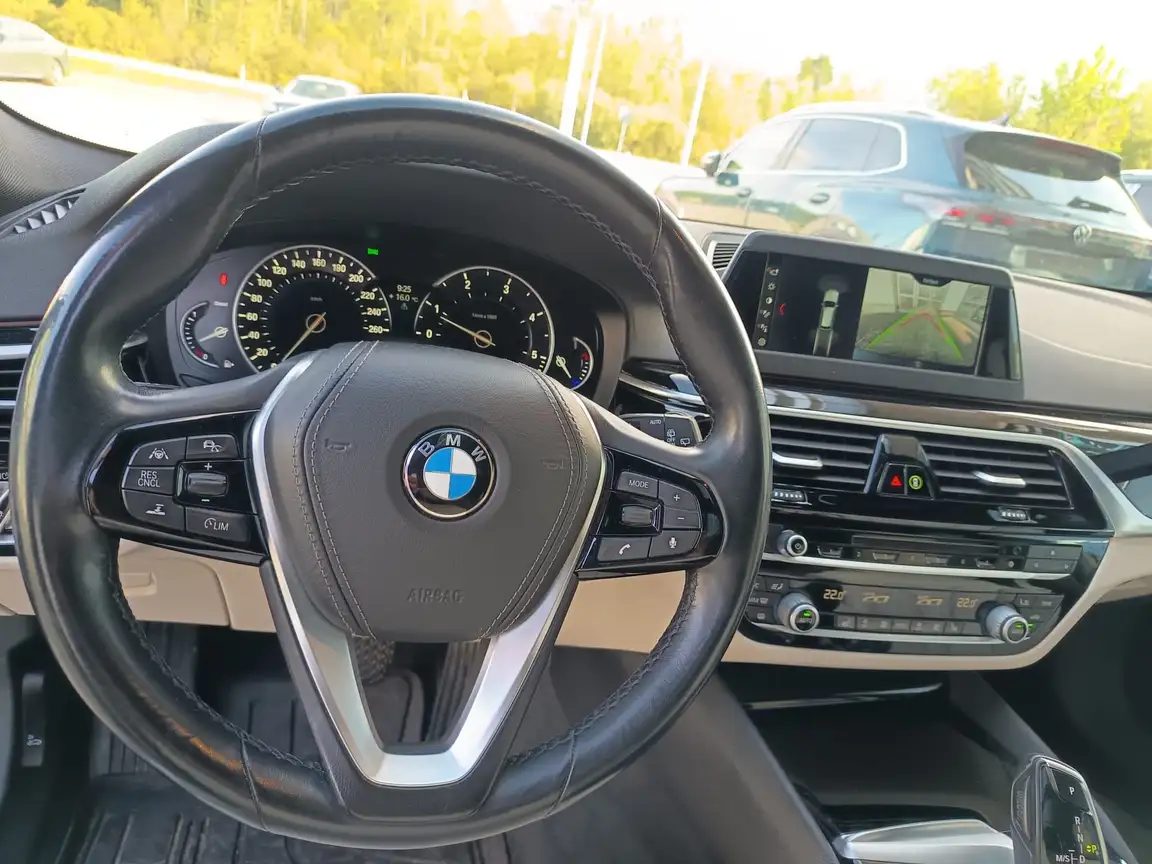 BMW 5 SERIES