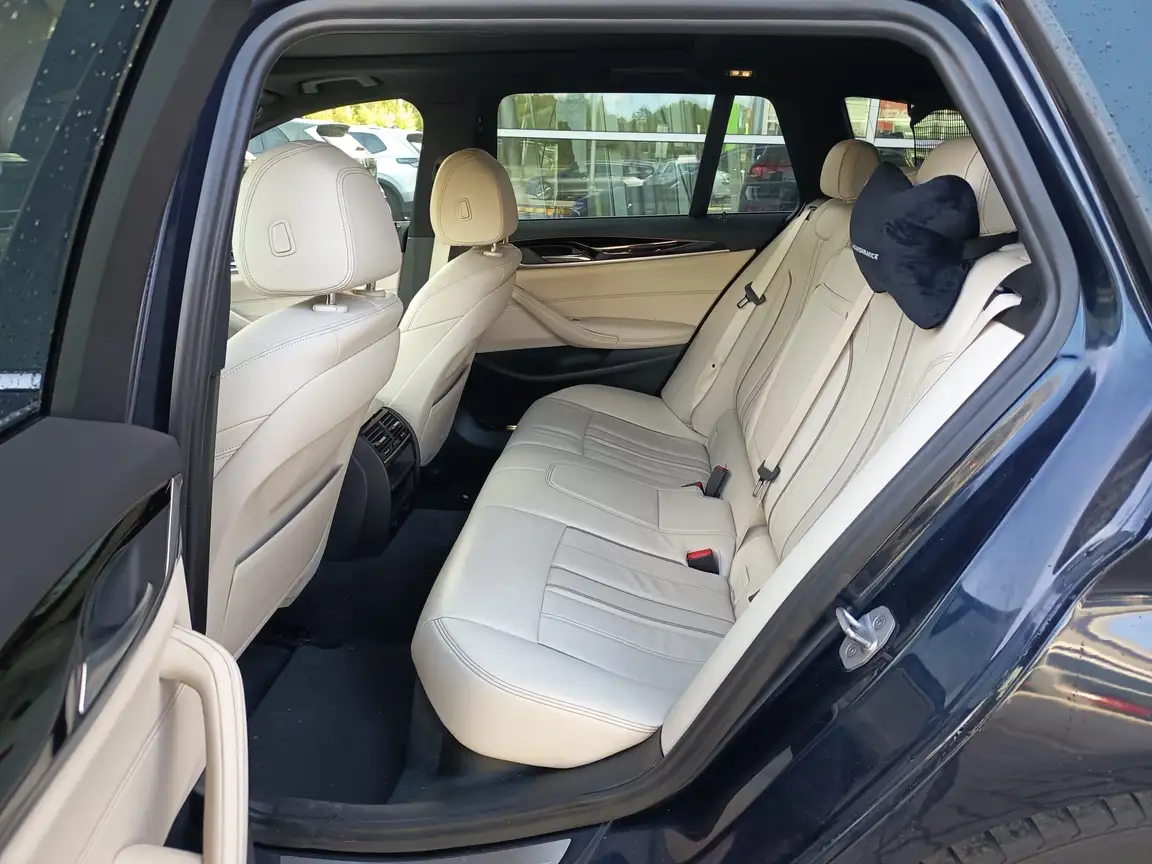 BMW 5 SERIES