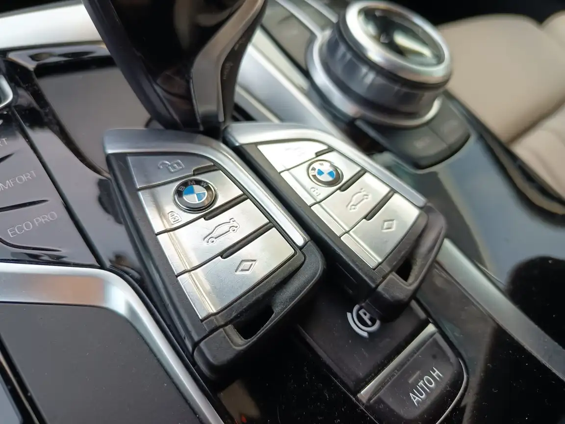 BMW 5 SERIES