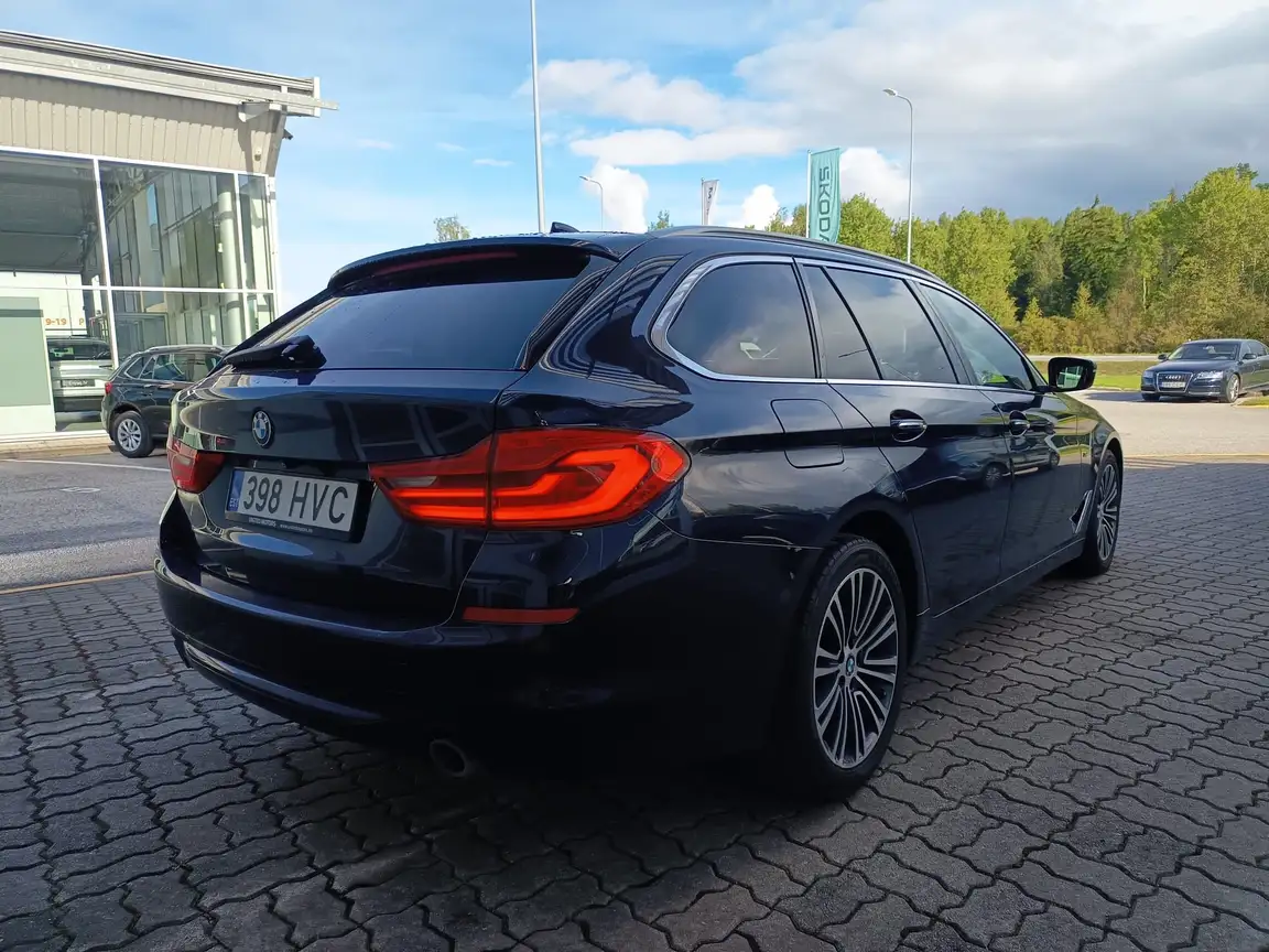 BMW 5 SERIES