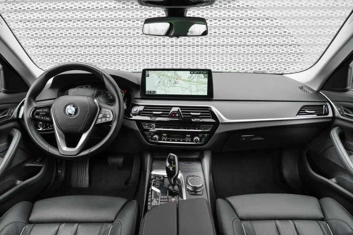 BMW 5 SERIES