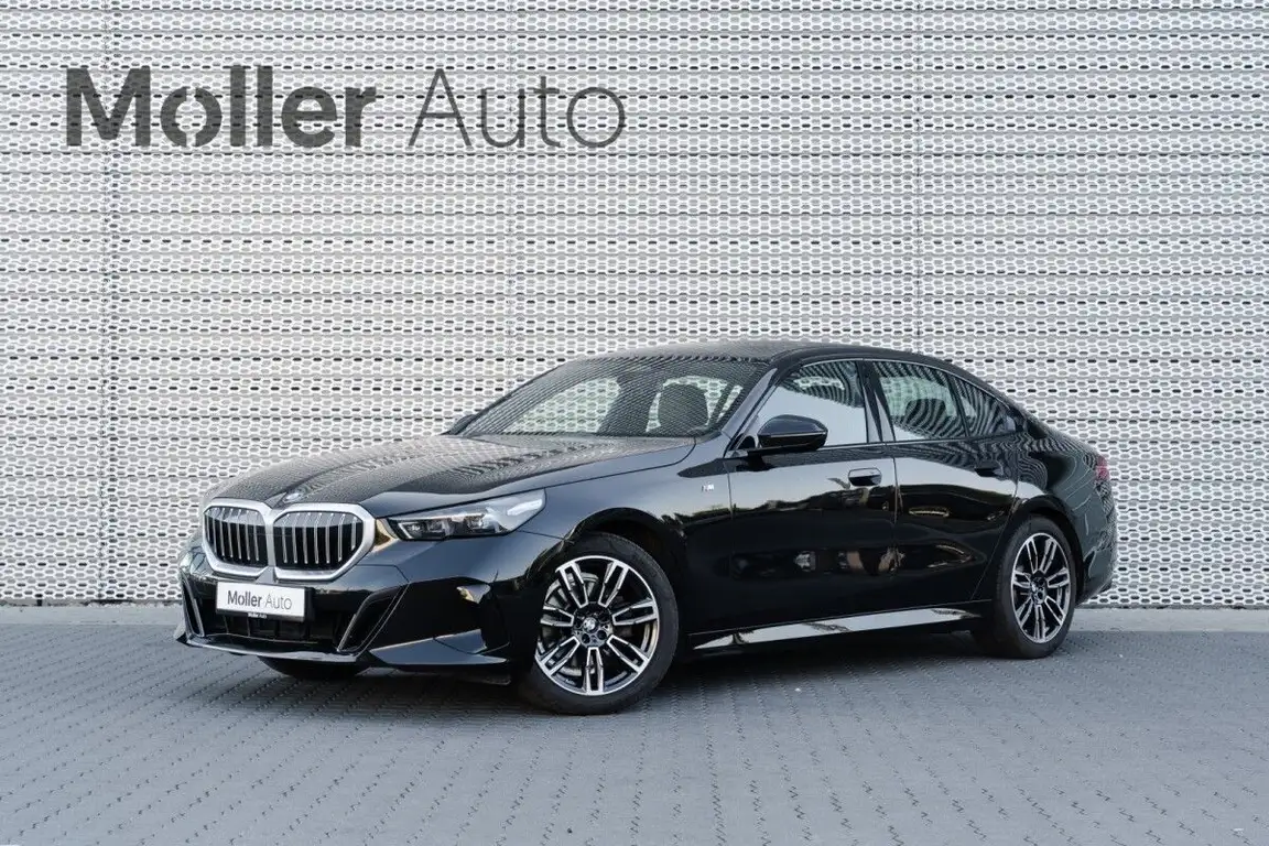 BMW 5 SERIES