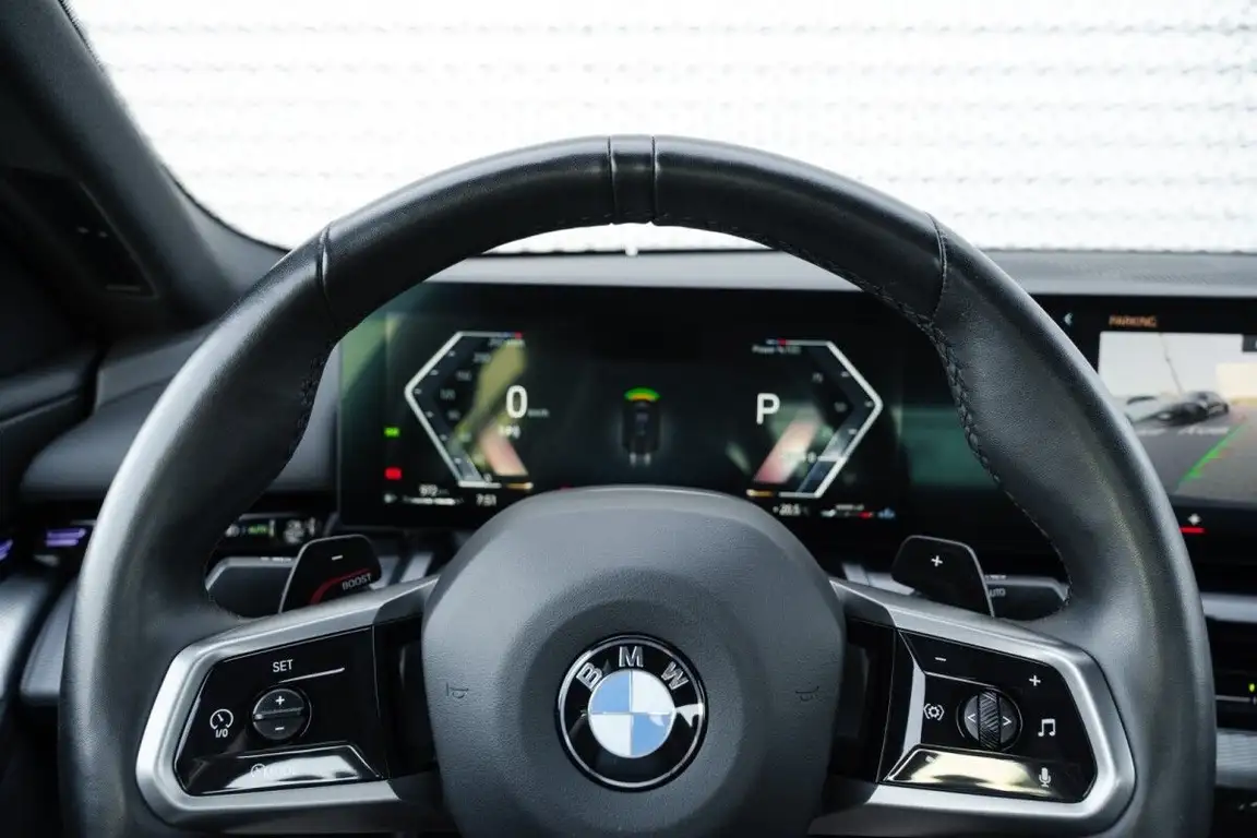 BMW 5 SERIES