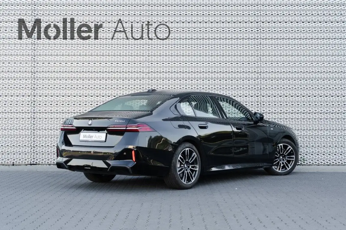 BMW 5 SERIES