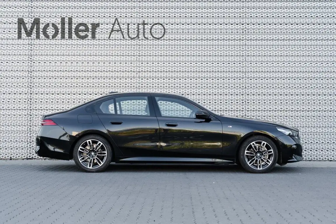 BMW 5 SERIES
