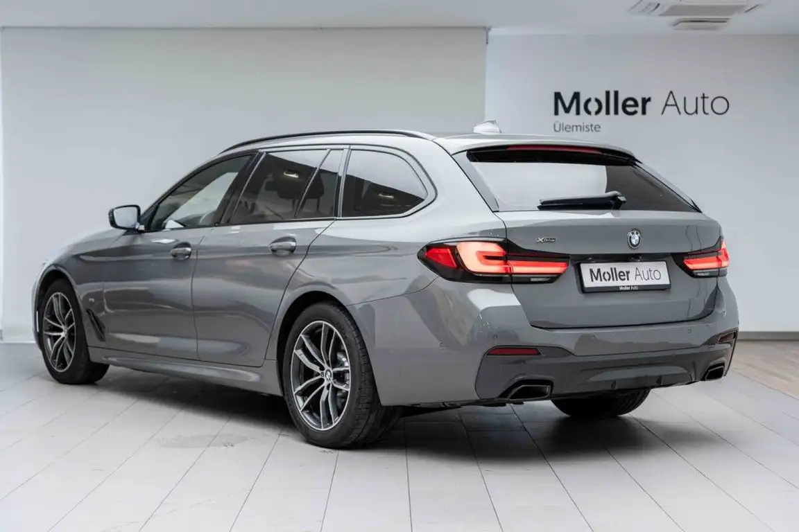 BMW 5 SERIES