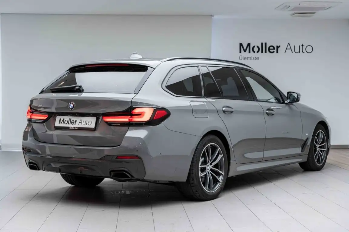 BMW 5 SERIES