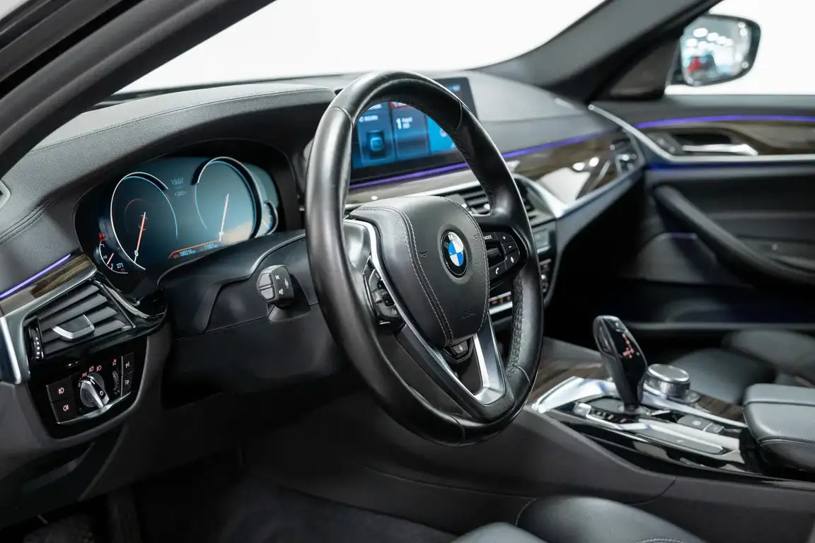 BMW 5 SERIES