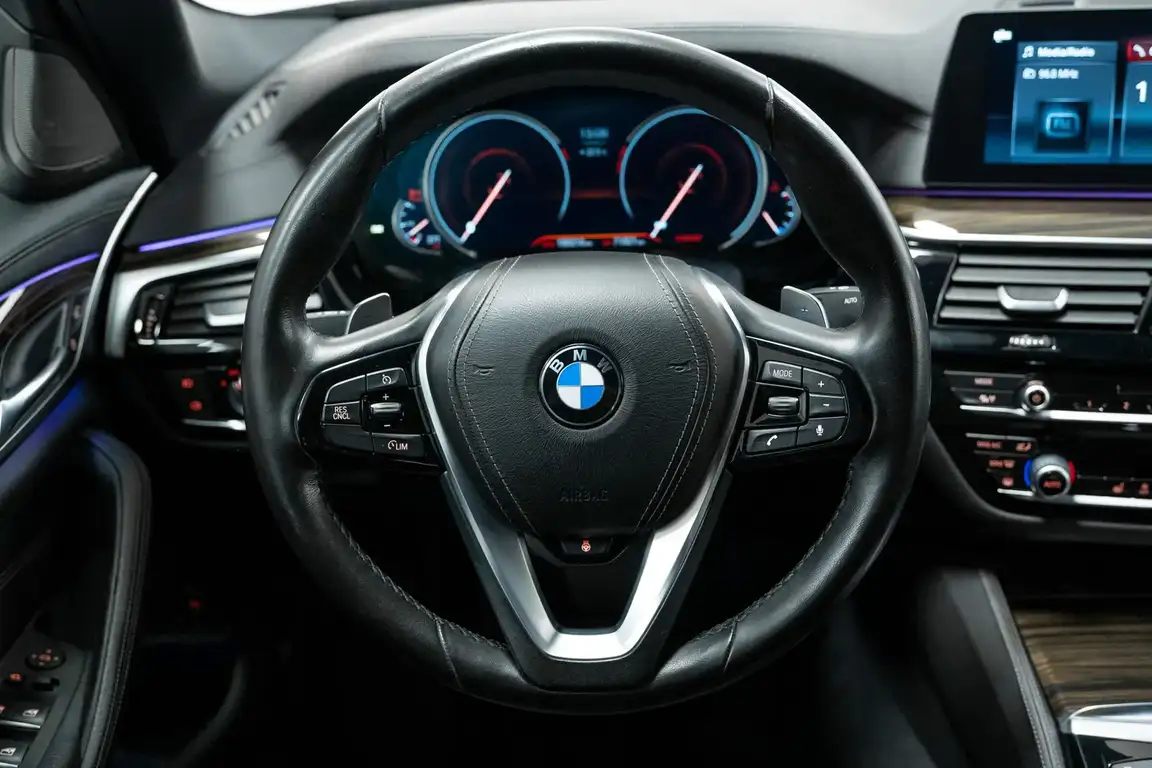 BMW 5 SERIES