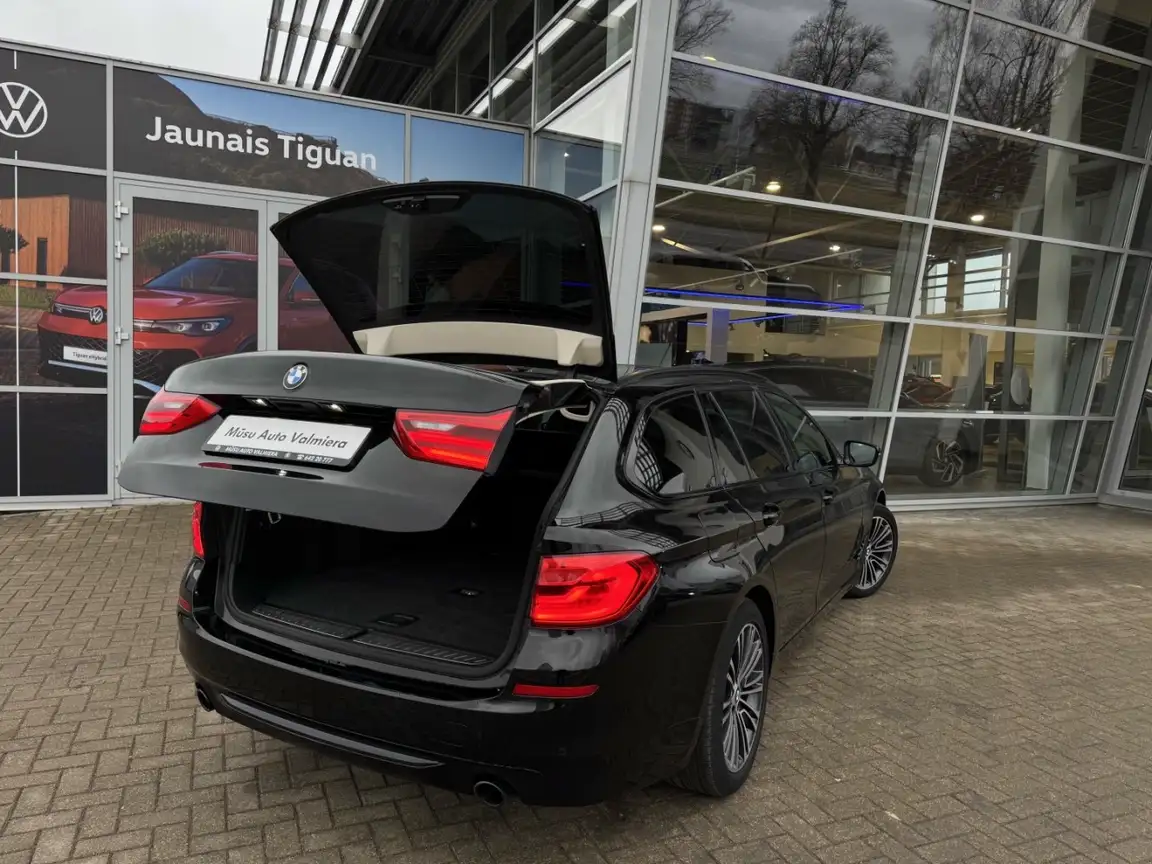 BMW 5 SERIES