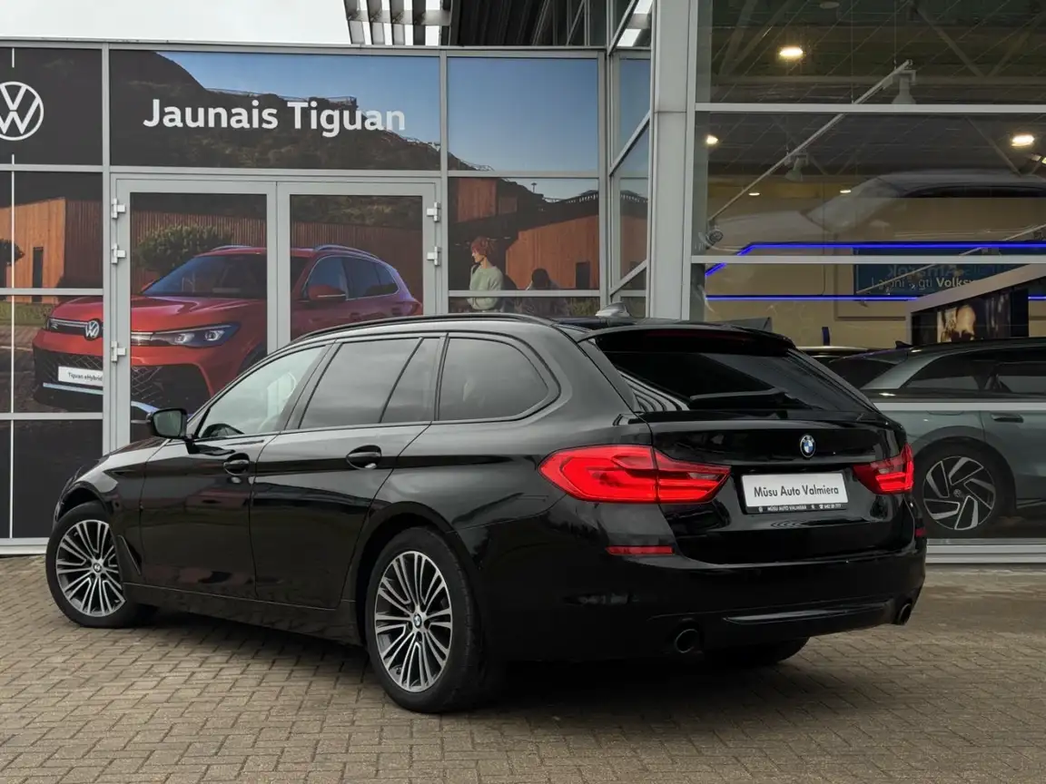 BMW 5 SERIES