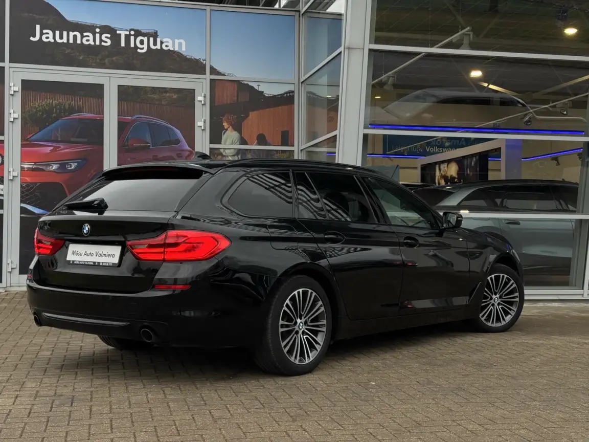 BMW 5 SERIES
