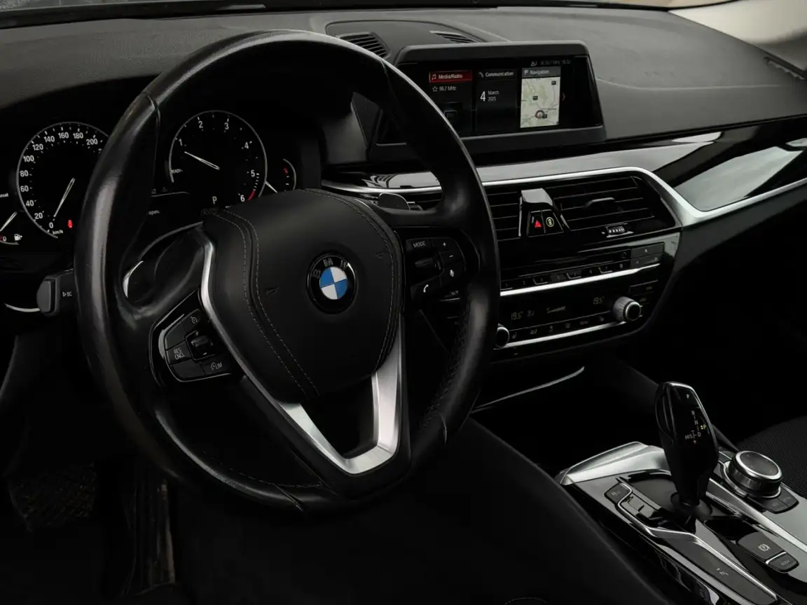 BMW 5 SERIES
