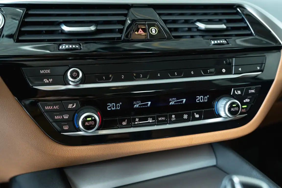 BMW 5 SERIES
