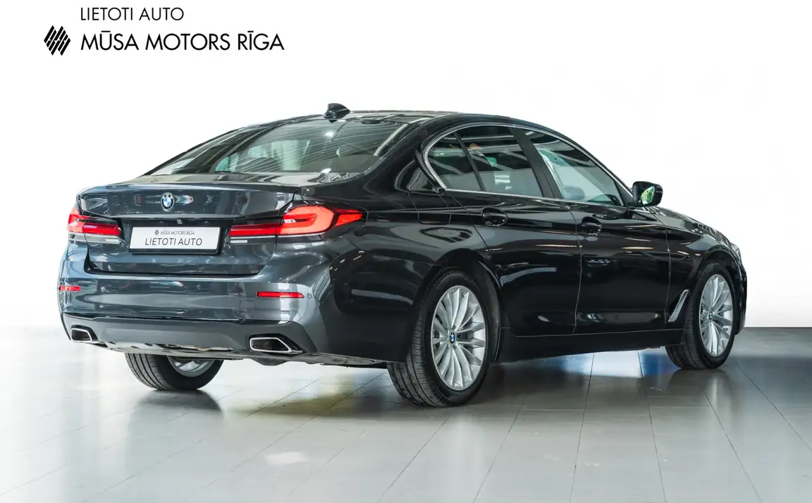 BMW 5 SERIES