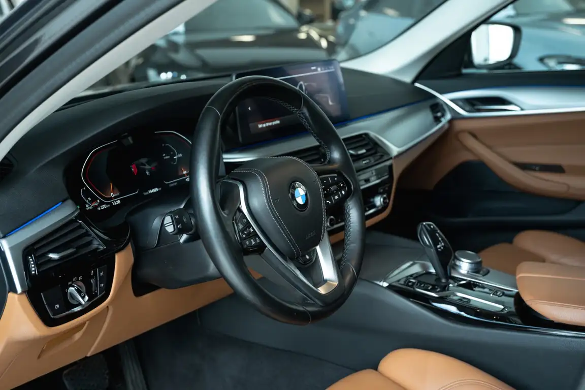 BMW 5 SERIES
