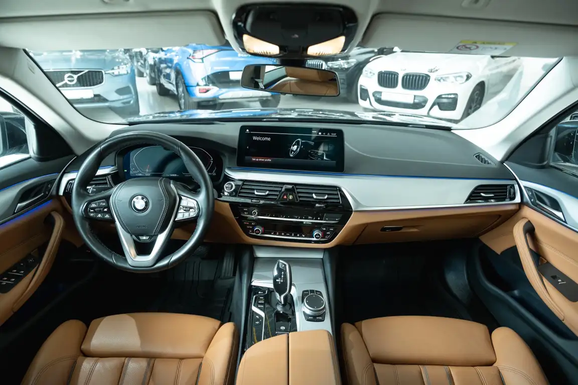 BMW 5 SERIES