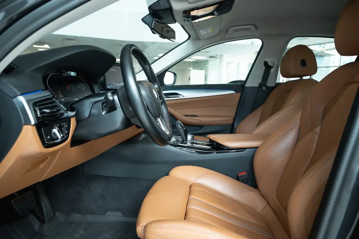 BMW 5 SERIES