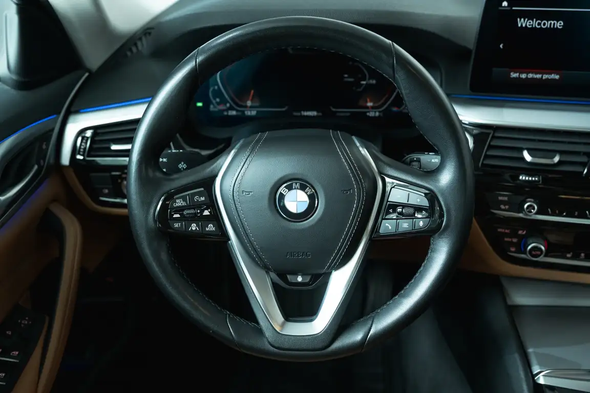 BMW 5 SERIES