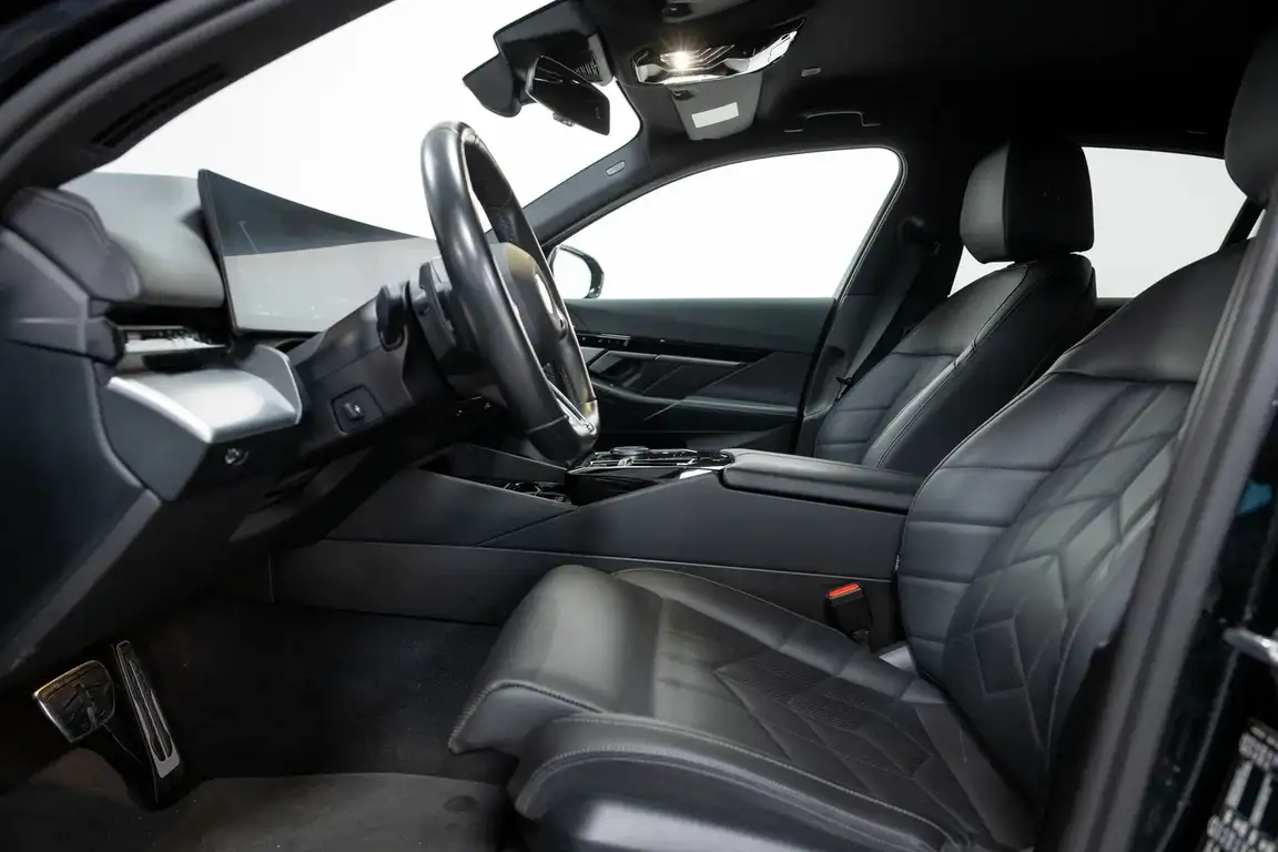 BMW 5 SERIES