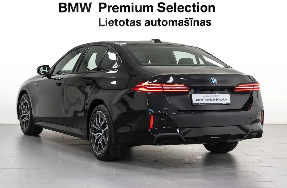 BMW 5 SERIES