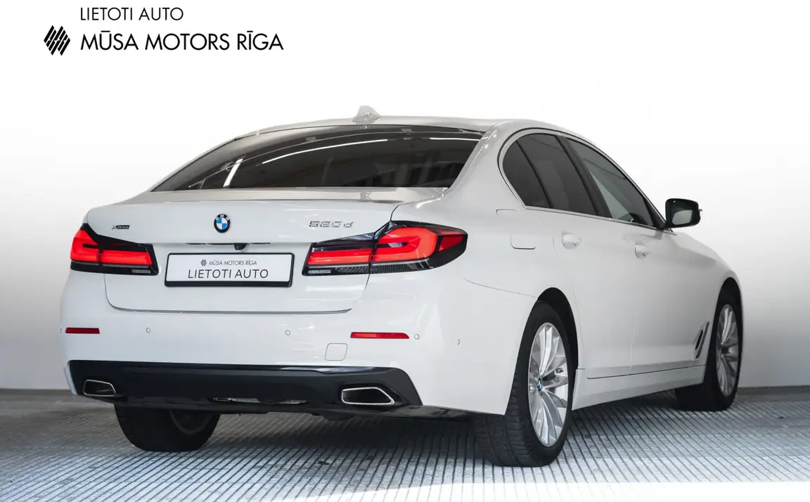 BMW 5 SERIES