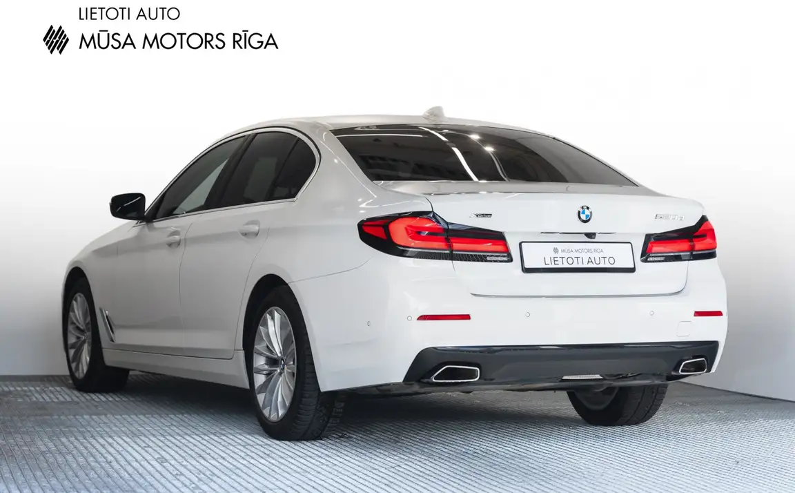 BMW 5 SERIES