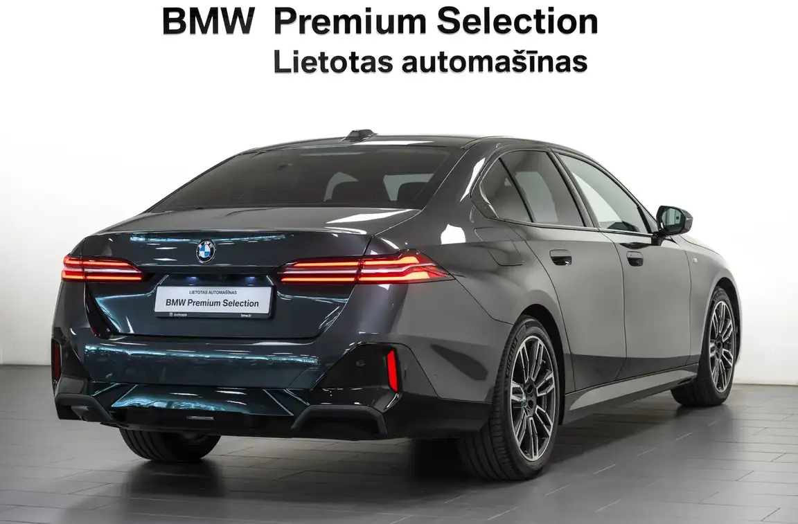 BMW 5 SERIES