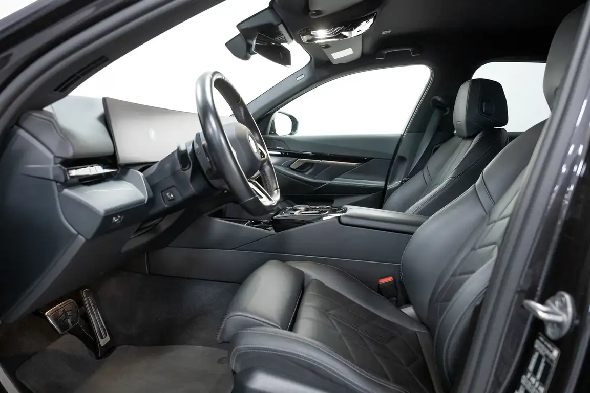 BMW 5 SERIES