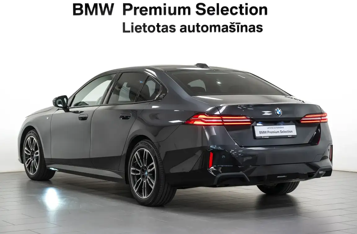 BMW 5 SERIES