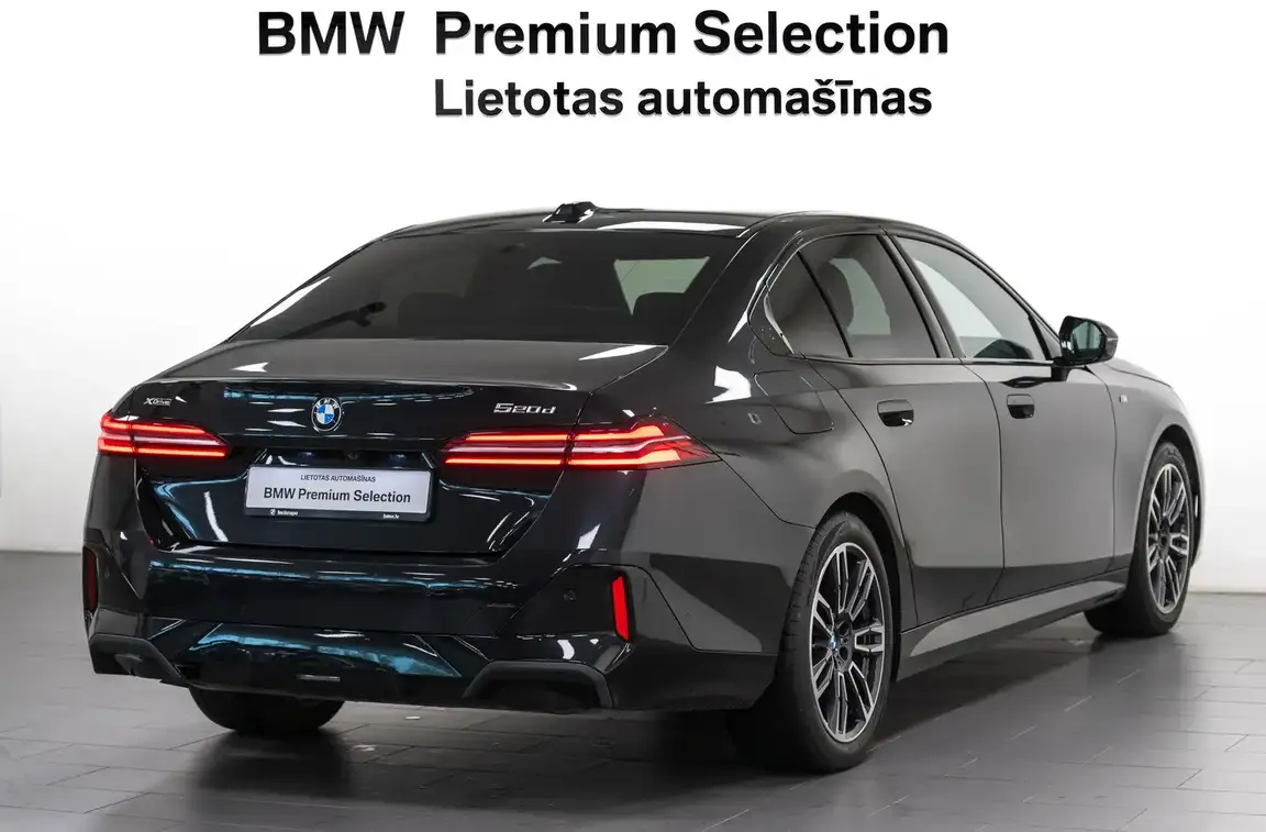 BMW 5 SERIES