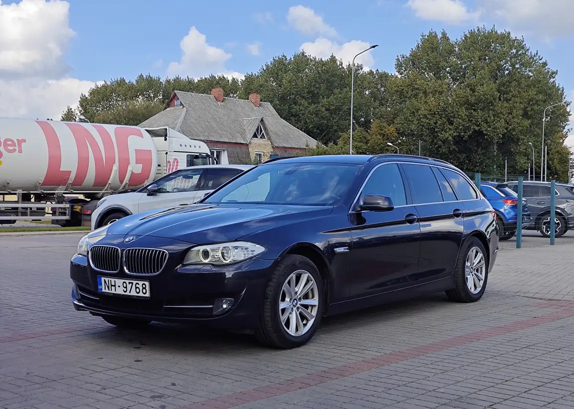 BMW 5 SERIES