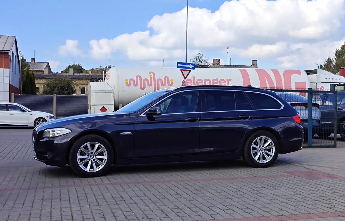 BMW 5 SERIES