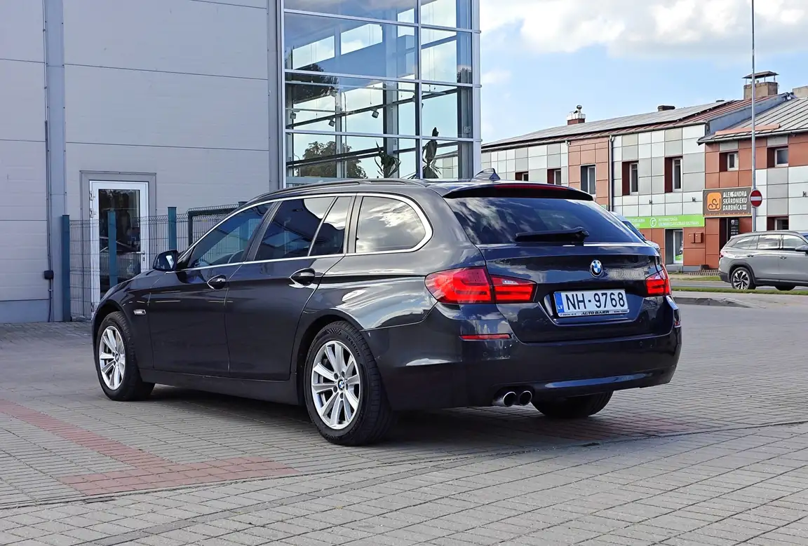 BMW 5 SERIES