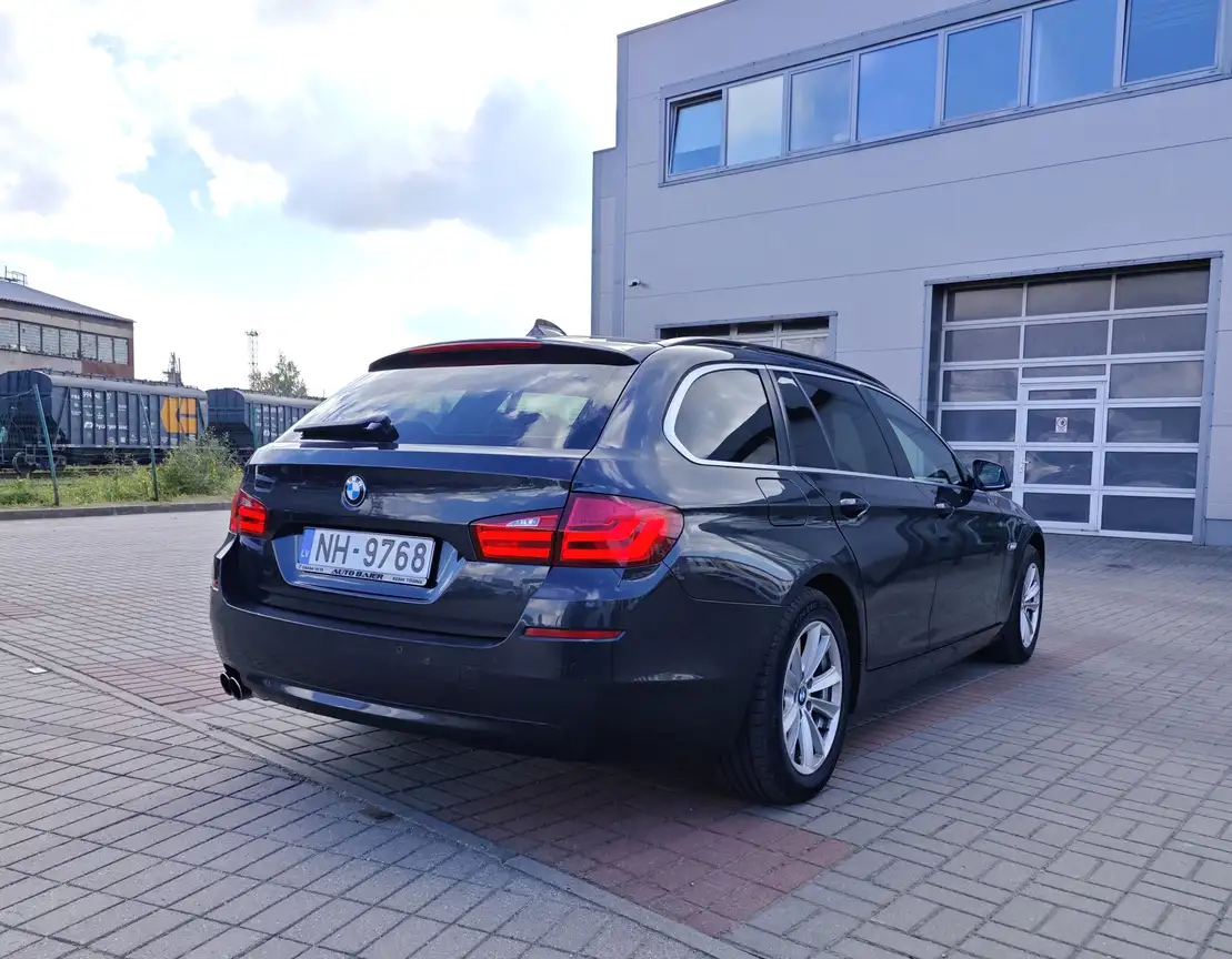 BMW 5 SERIES