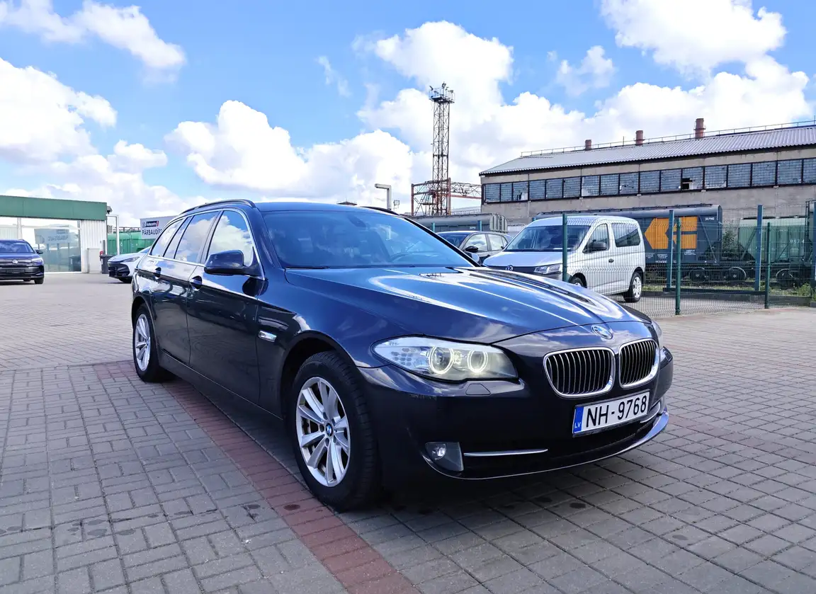 BMW 5 SERIES