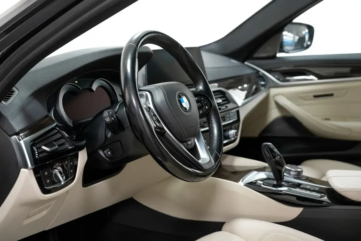 BMW 5 SERIES